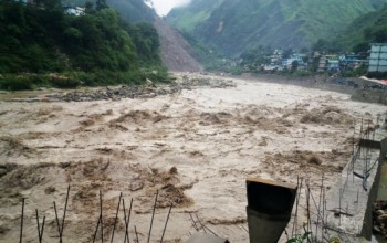 दार्चुलामा महाकाली नदीले निर्माण सामग्री बगाउँदा २० लाखको क्षति 